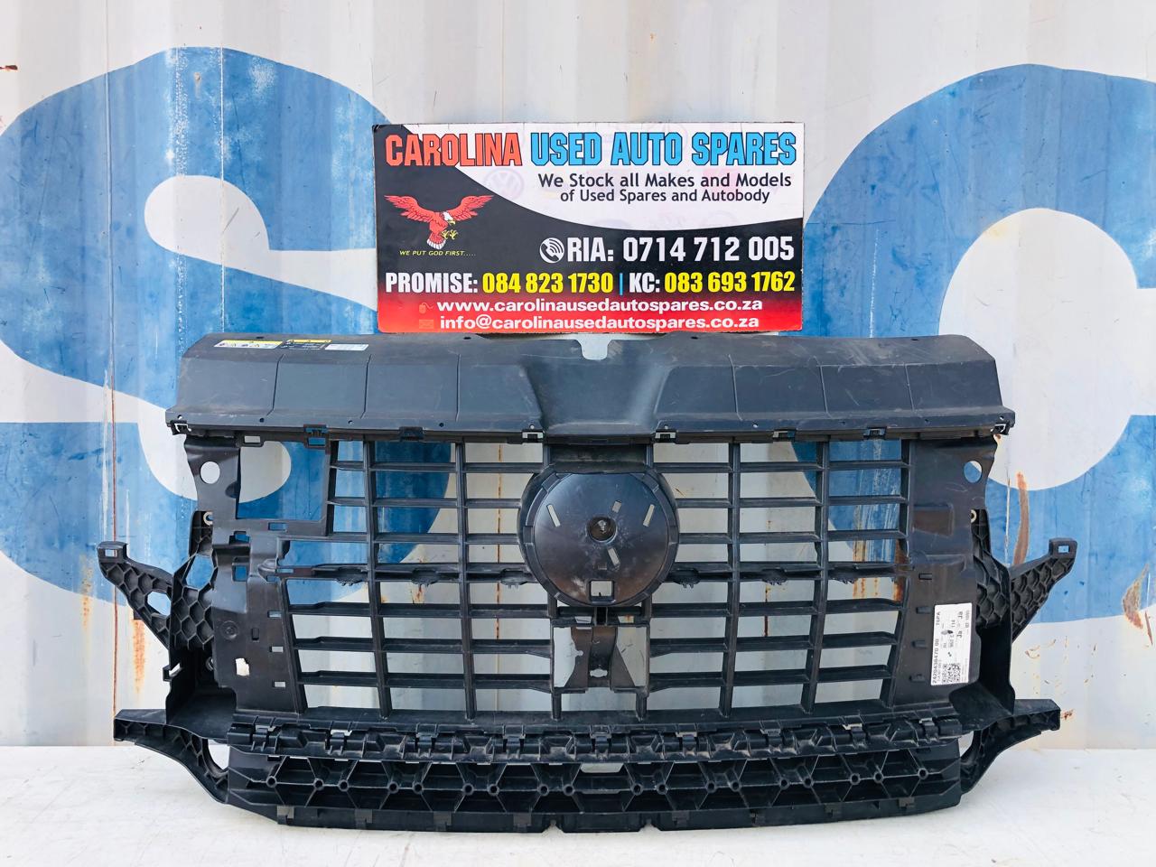 VW Kombi/Transporter T6 facelift radiator grill (no badge) - Private Seller