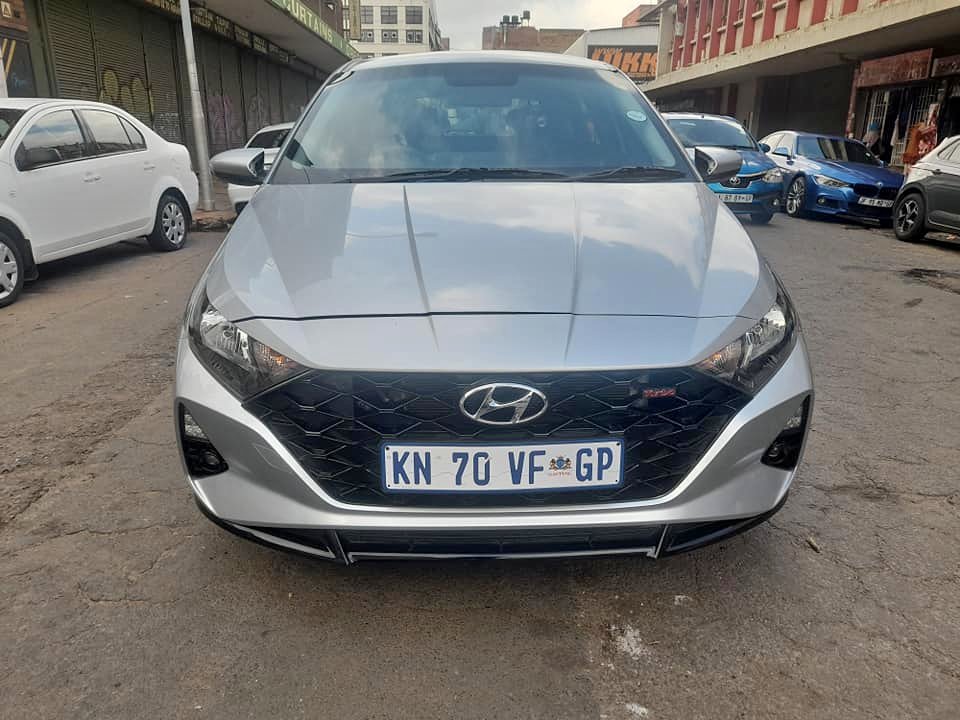 2023 HYUNDAI i20 1.2 MANUAL 6800KM FSH EXCELLENT CONDITION CONTACT LEON ON