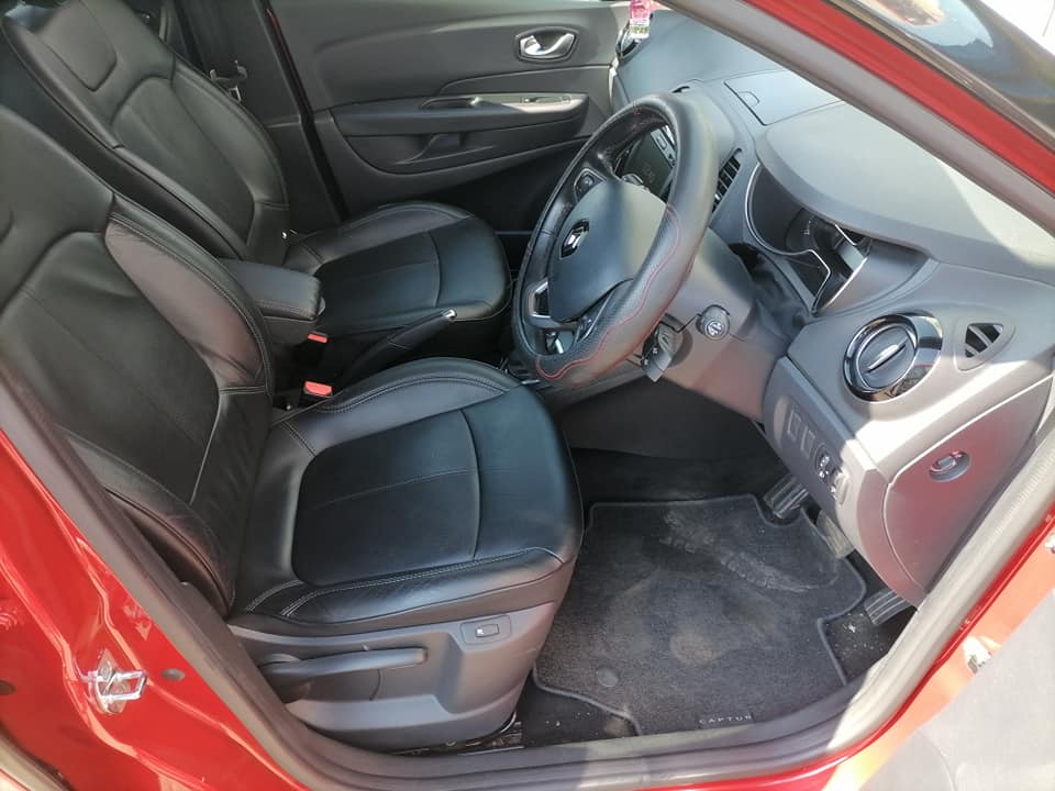 2020 Renault Captur 88kw Turbo Dynamique Automatic with a leather seat and Service book