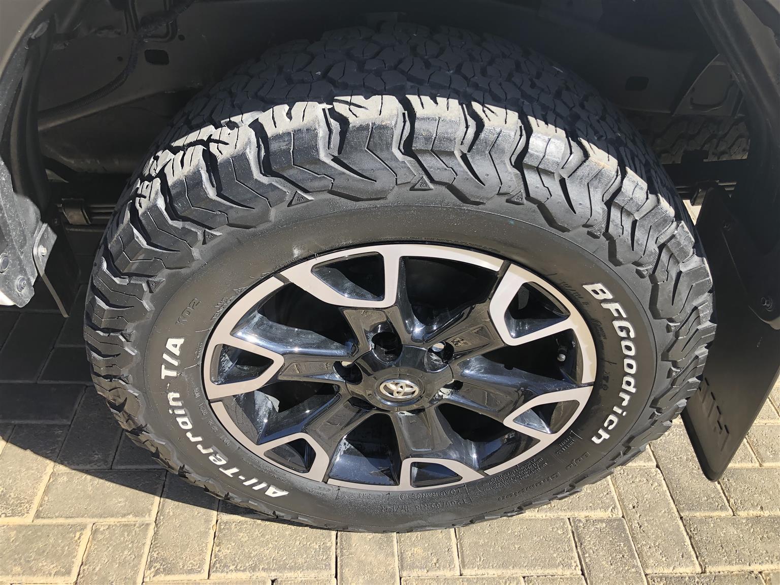 Used 2020 Toyota Hilux 2.8GD-6 double cab Legend manual - Private Seller Used 2020 Toyota Hilux 2.8GD-6 double cab Legend manual - Private Seller