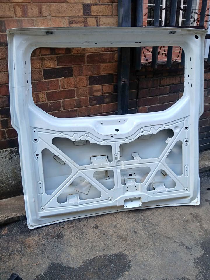 FORD TOURNEO CUSTOM TAILGATE - Private Seller FORD TOURNEO CUSTOM TAILGATE - Private Seller
