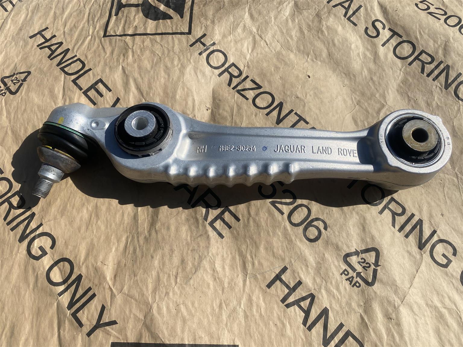 2024 RANGE ROVER SPORT RIGHT FRONT CONTROL ARM FOR SALE. BRAND NEW