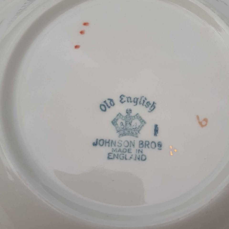 Antique Johnsons Brothers serving bowl /no lid and no chips or cracks.