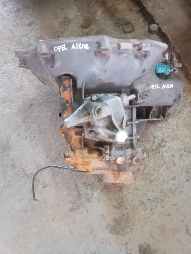 Opel Astra 1.6 gearbox for sale - Private Seller