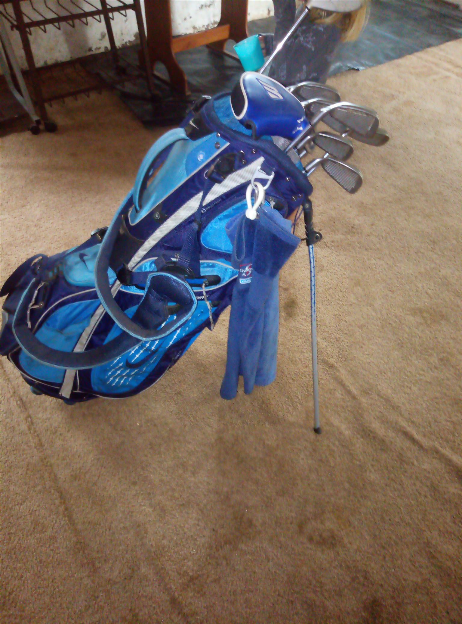  Golf bag (Nike) plus balls and clubs