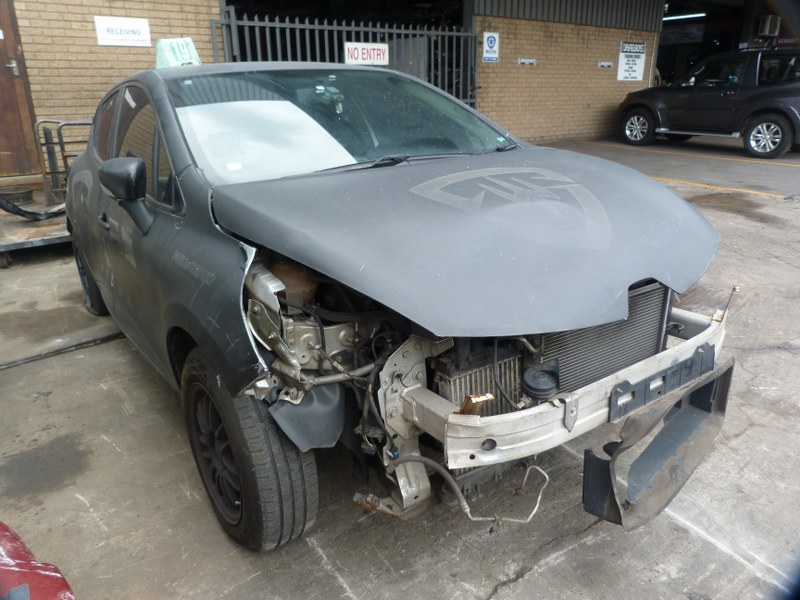 Renault Sandero 1.6 Manual - 2011 SPARESBOYZ STRIPPING FOR SPARES - Private Seller Renault Sandero 1.6 Manual - 2011 SPARESBOYZ STRIPPING FOR SPARES - Private Seller