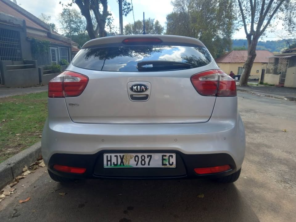 2014 KIA RIO 1.4 TEC MANUAL, SILVER, LEATHER SEATS, SERVICE BOOK.