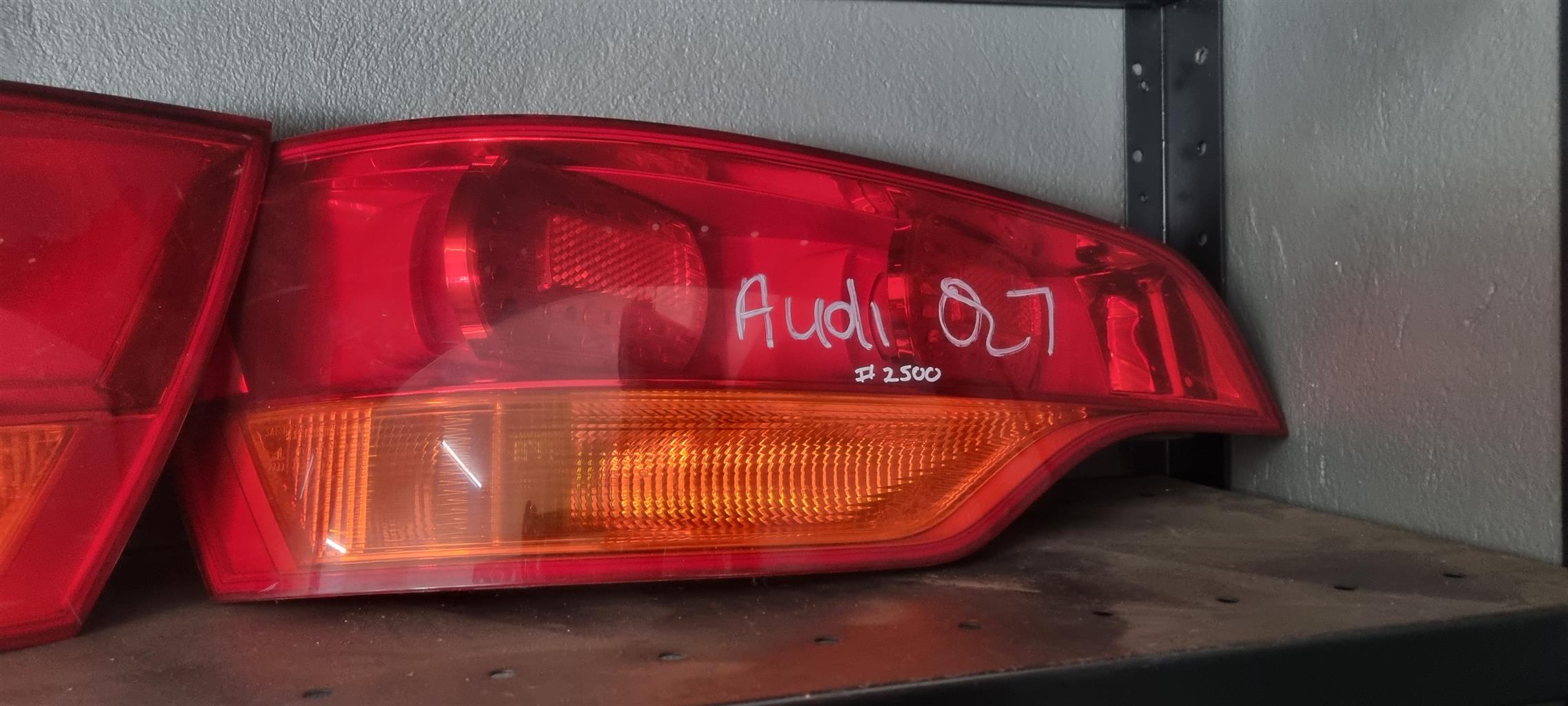 AUDI Q7 TAILLIGTS - Private Seller AUDI Q7 TAILLIGTS - Private Seller