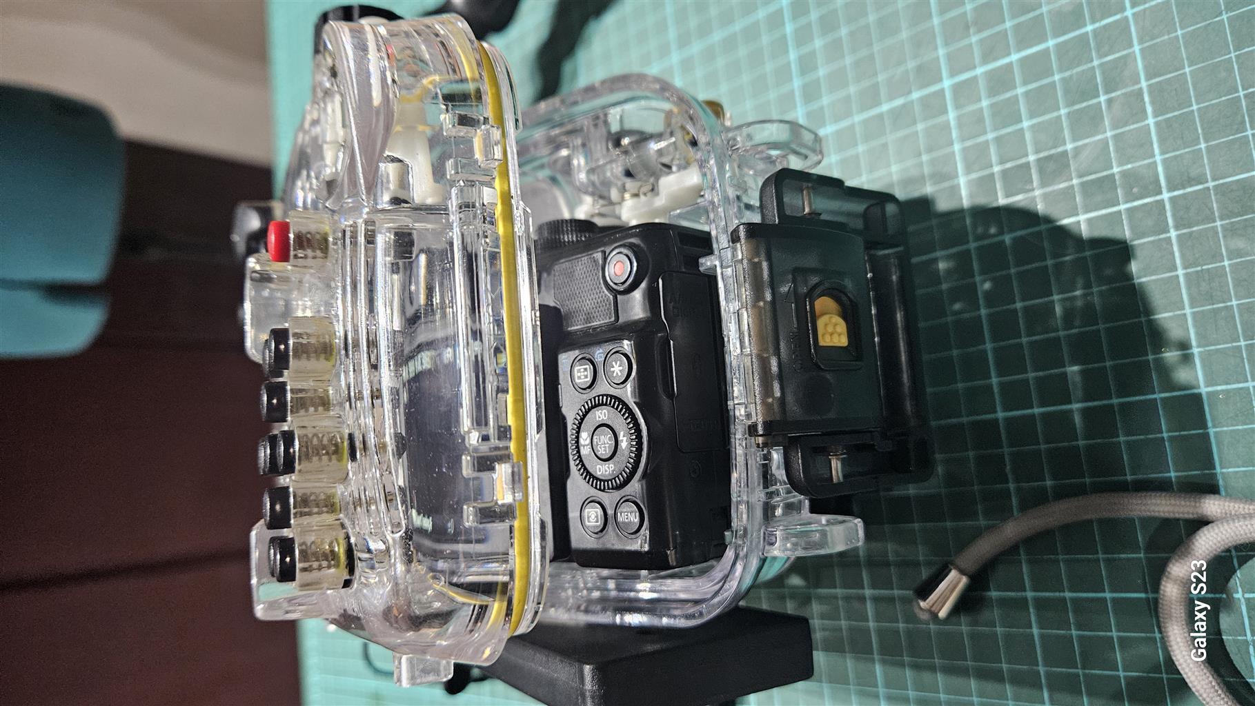 Canon G1X camera with dive housing and ikelite EF35 strobe