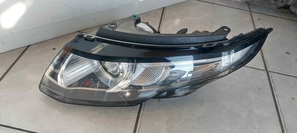 RANGE ROVER EVOGUE HEADLIGHT LHS NORMAL - Private Seller