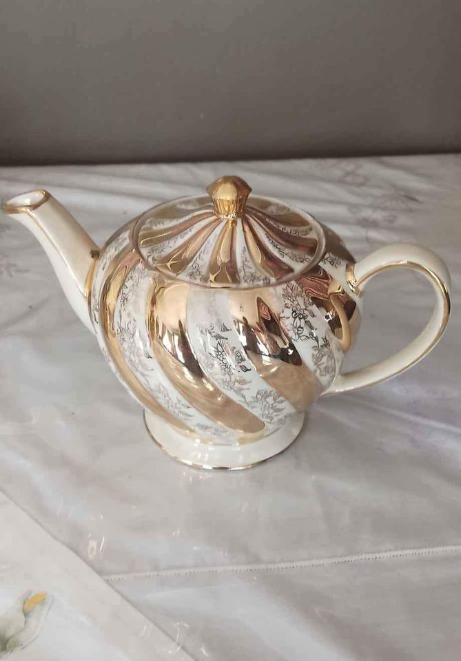 Vintage Sadler Gold Swirl Teapot and Milk Jug Tea Set FLoral