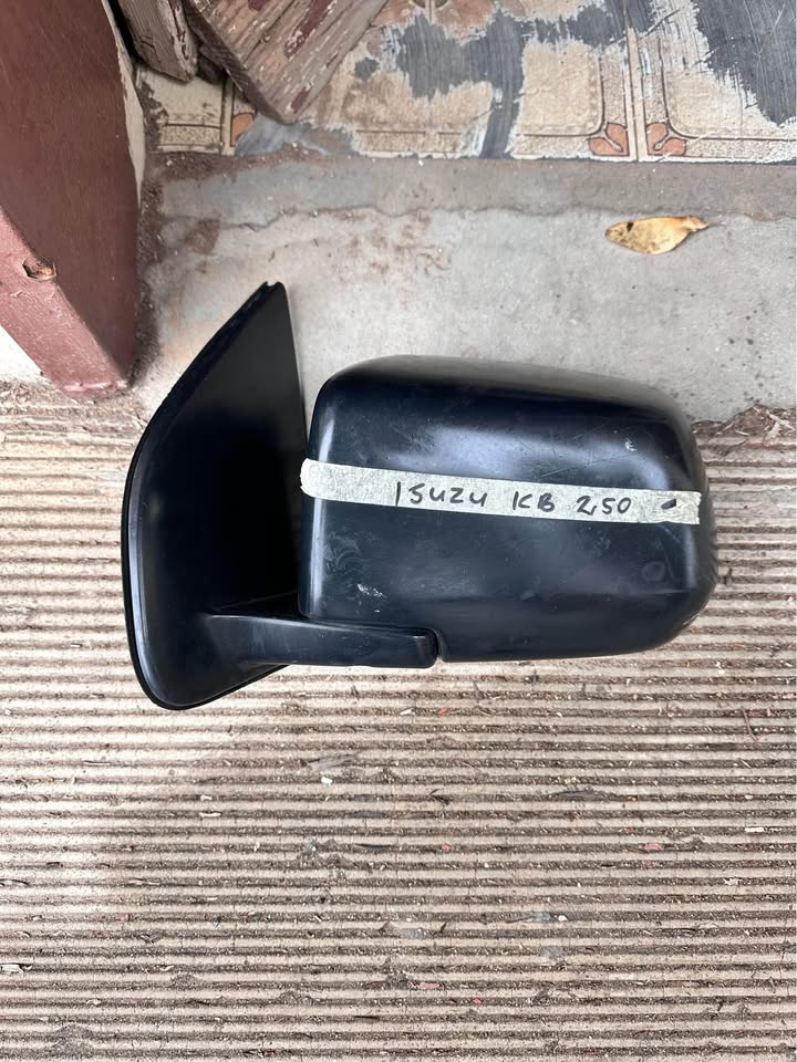 Isuzu kb 250 left side mirror - Private Seller Isuzu kb 250 left side mirror - Private Seller