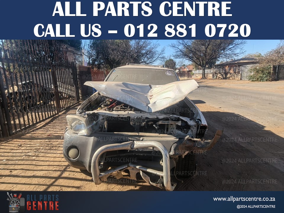 Nissan Np300 2005 stripping for spares