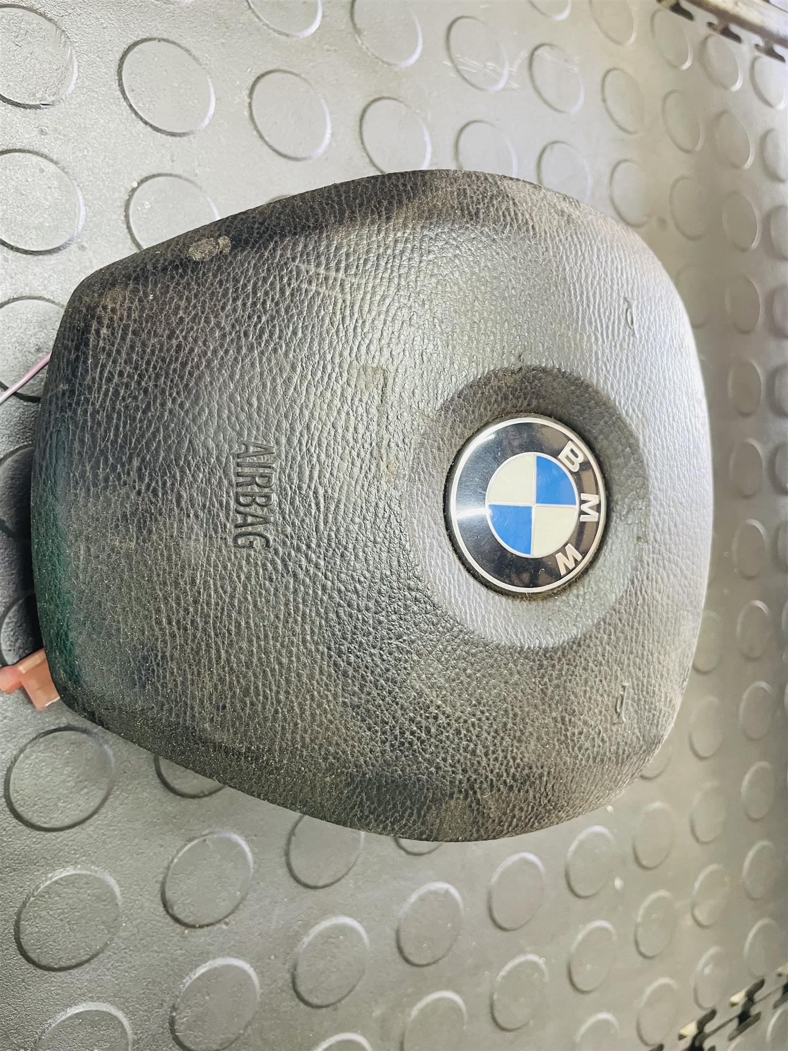 BMW E81 E82 E87 E88 E90 E91 E92 E93 STEERING WHEEL AIRIBAG - Private Seller BMW E81 E82 E87 E88 E90 E91 E92 E93 STEERING WHEEL AIRIBAG - Private Seller