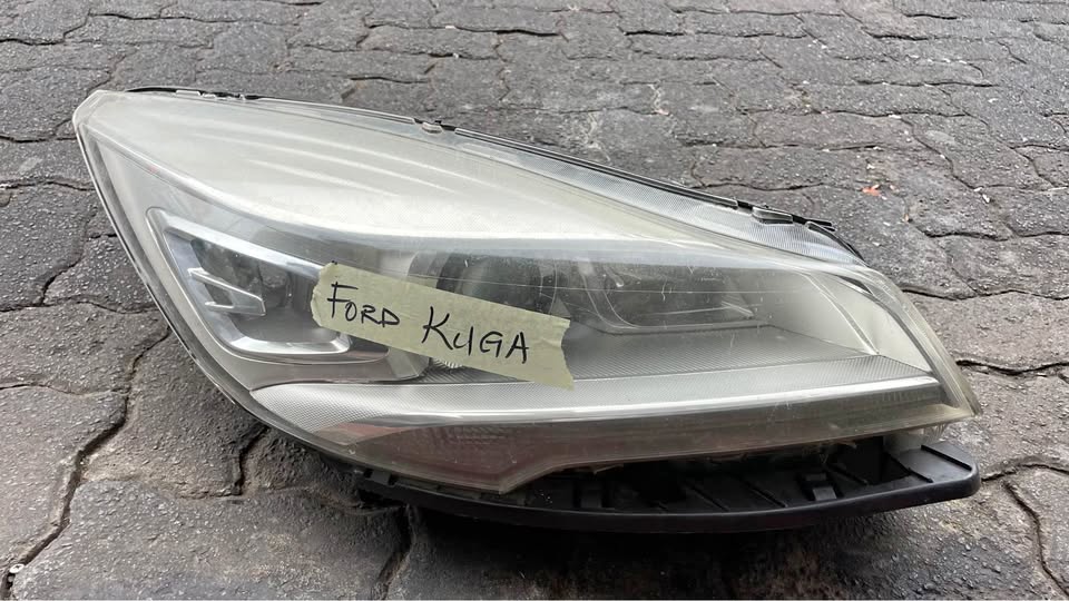 Ford Kuga headlight - Private Seller Ford Kuga headlight - Private Seller