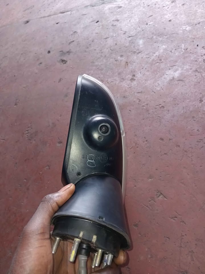 Suzuki Beleno electric side mirrors with cameras