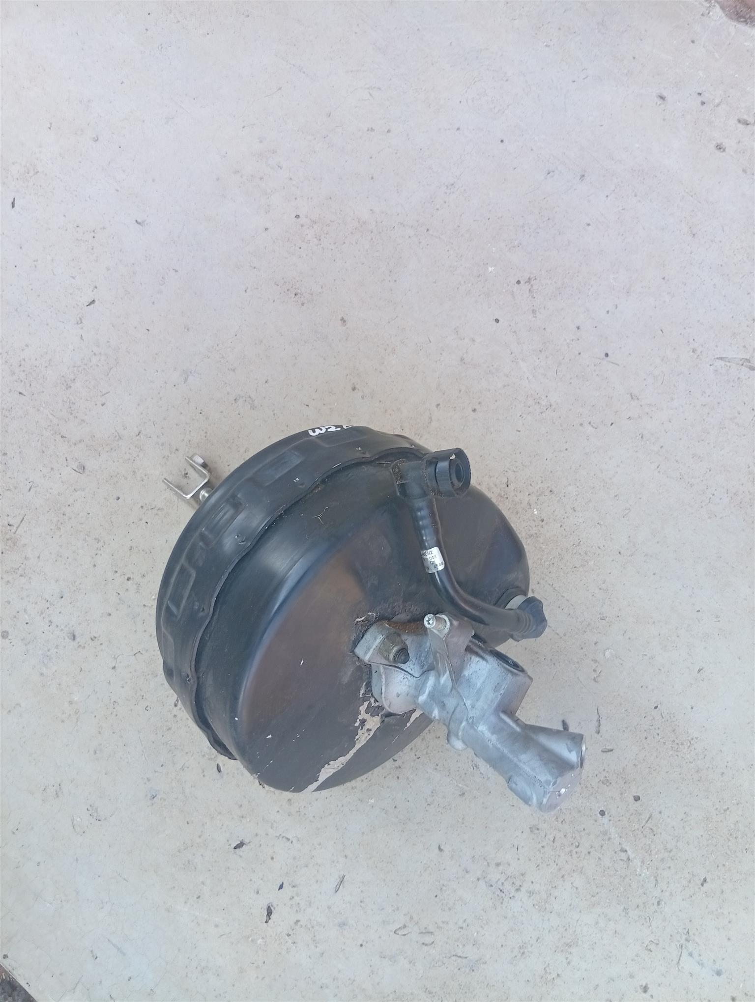 Mercedes Benz w204 break booster - Private Seller Mercedes Benz w204 break booster - Private Seller
