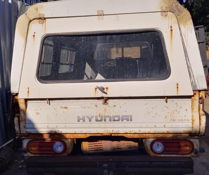 2009 HYUNDAI H100 2.6 DIESEL MANUAL STRIPPING FOR SPARES
