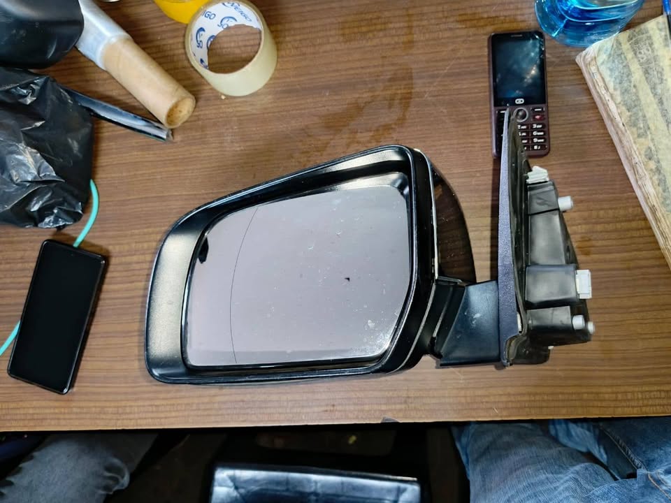 Ford Ranger Chrome right mirror - Private Seller