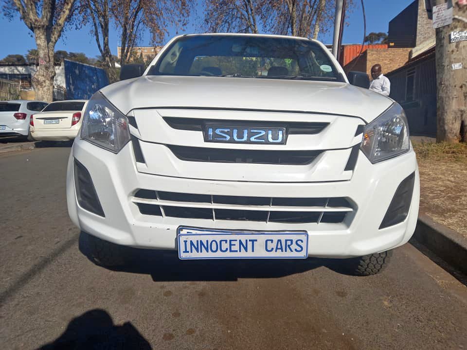 2017 ISUZU KB250 DIESEL FLEETSIDE, MANUAL, WHITE COLOR, MILEAGE 122000KMS 2017 ISUZU KB250 DIESEL FLEETSIDE, MANUAL, WHITE COLOR, MILEAGE 122000KMS