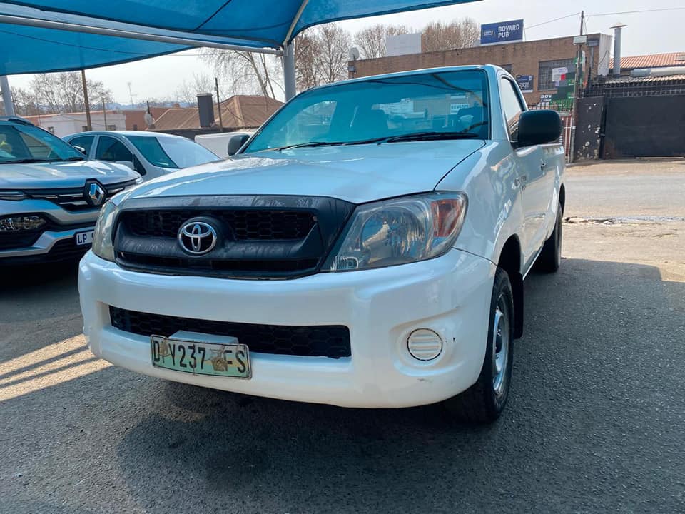 2010 TOYOTA HILUX 2.5 D4D 4X2 SINGLE CAB MANUAL