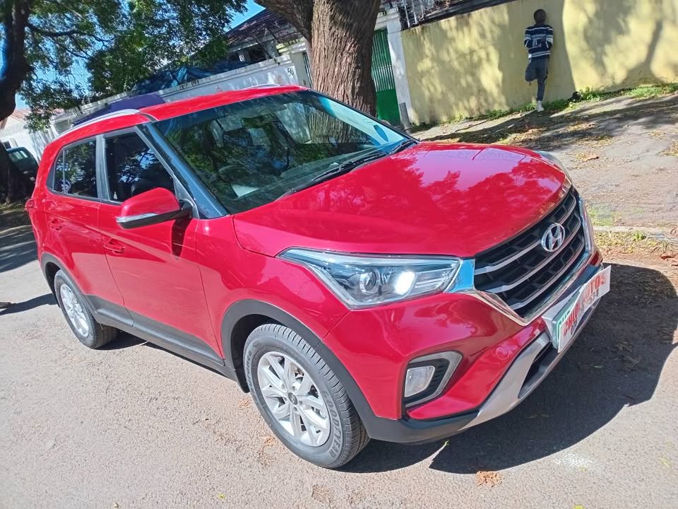 2020 Hyundai Creta 1.6 Executive Auto CRDi Diesel, Maroon, Service book and Sparekey Reverse