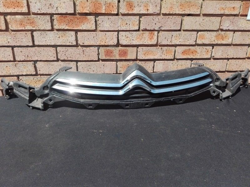 Citroen C3 Main Grill - Private Seller Citroen C3 Main Grill - Private Seller