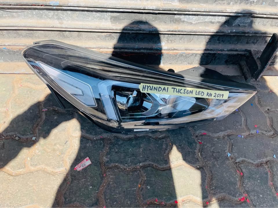 Hyundai Tucson LED headlight 2019 - Private Seller Hyundai Tucson LED headlight 2019 - Private Seller
