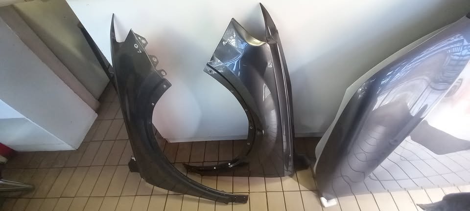 2019 AUDI Q7 LEFT AND RIGHT FENDERS FOR SALE IN GOOD CONDITION - Private Seller