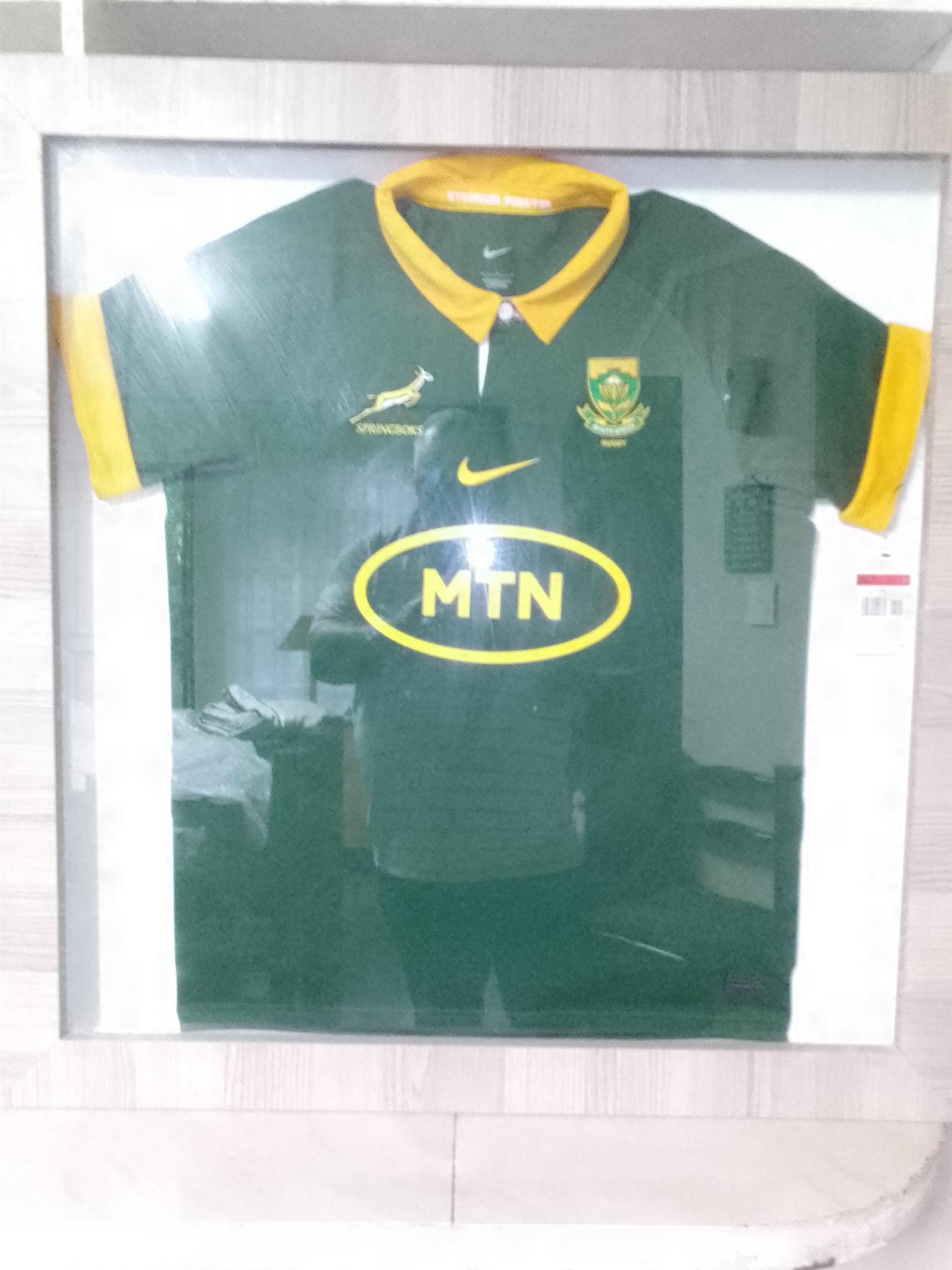 Autographed Springbok Rugby jersey, signed by Jean de Villiers in case