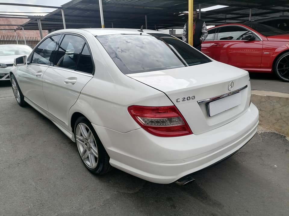 2011 Mercedes Benz C200 CGI AMG Automatic and leather seat Sunroof