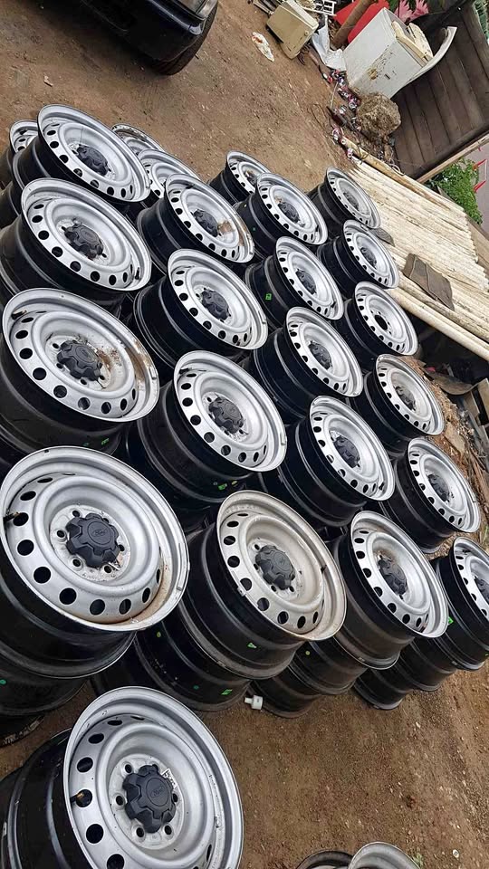 16inch steel rims for ford ranger - Private Seller