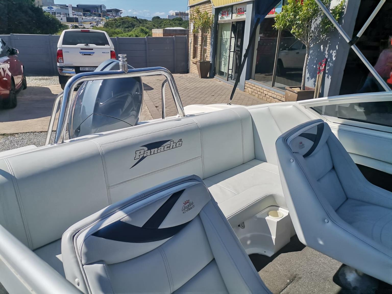 '09 Panache 1750lx with 4-Stroke 115hp Yamaha