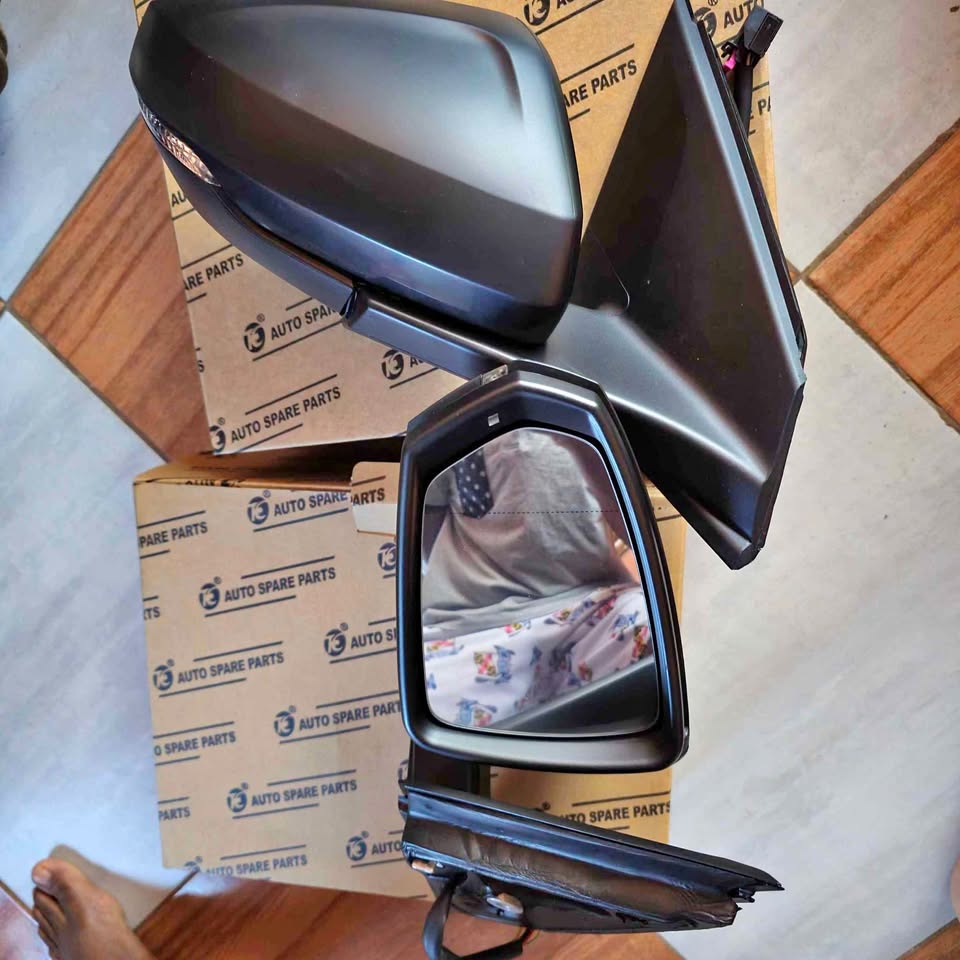 Polo 8 electric mirrors