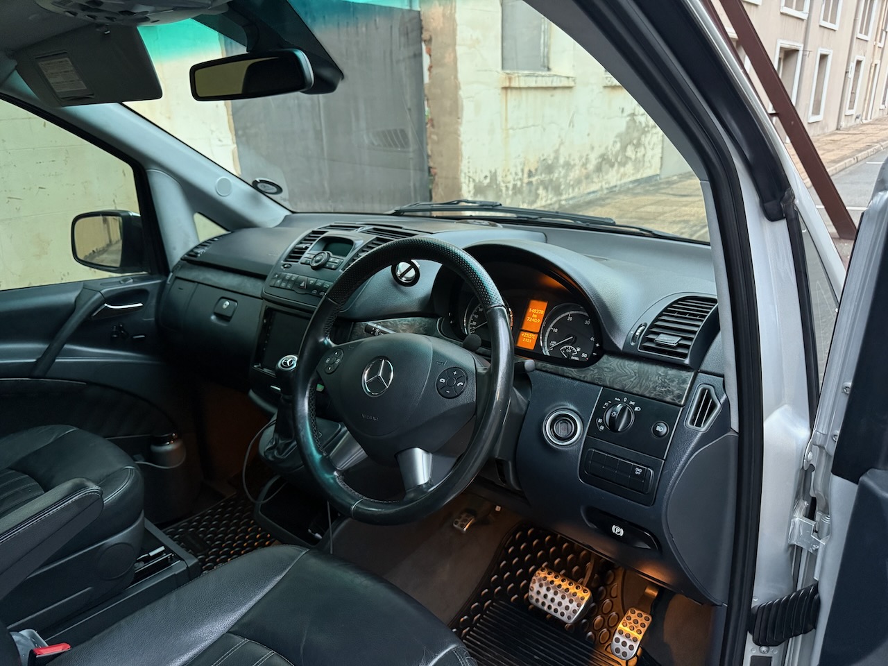 2014 Mercedes-Benz Viano CDI 3.0 Avantgarde - Grand Edition (Super Clean)