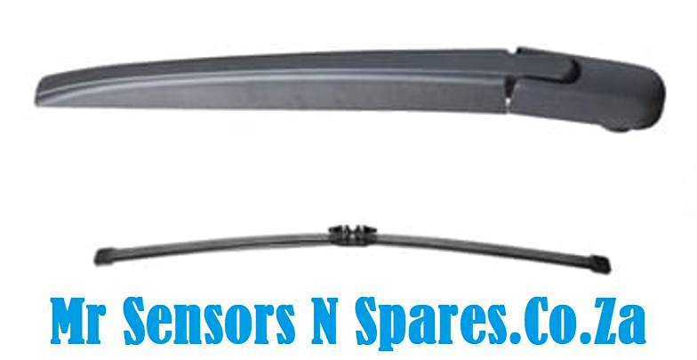 Renault Clio 4 Rear Wiper Arm & Blade - Private Seller Renault Clio 4 Rear Wiper Arm & Blade - Private Seller