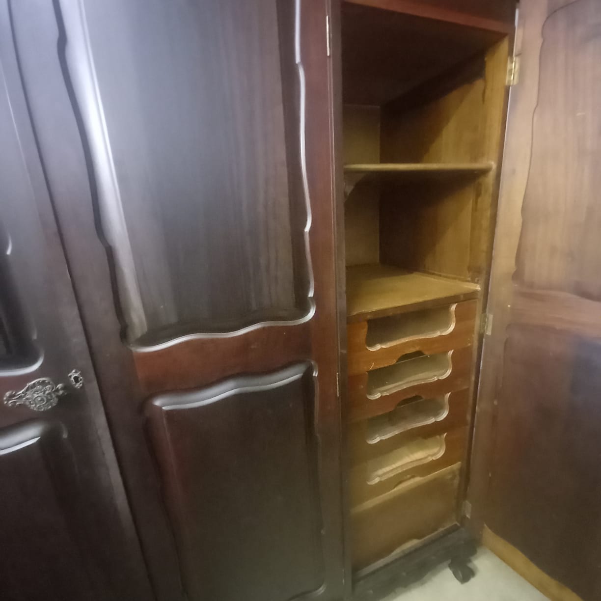 Solid Imbuia Antique Bedroom Suite