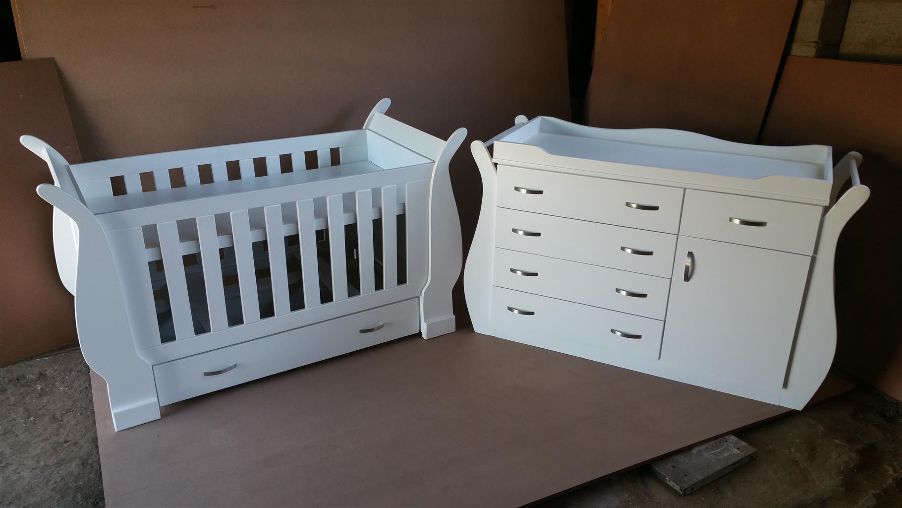 cot and compactum