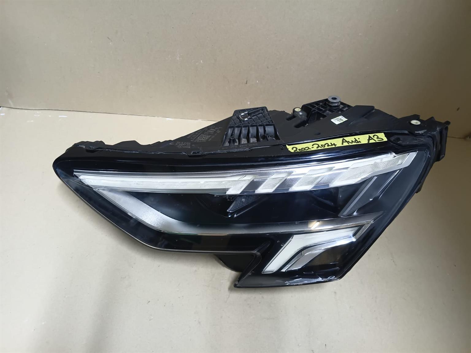 2022-2025 AUDI A3 LEFT SIDE HEADLIGHT FOR SALE - Private Seller 2022-2025 AUDI A3 LEFT SIDE HEADLIGHT FOR SALE - Private Seller