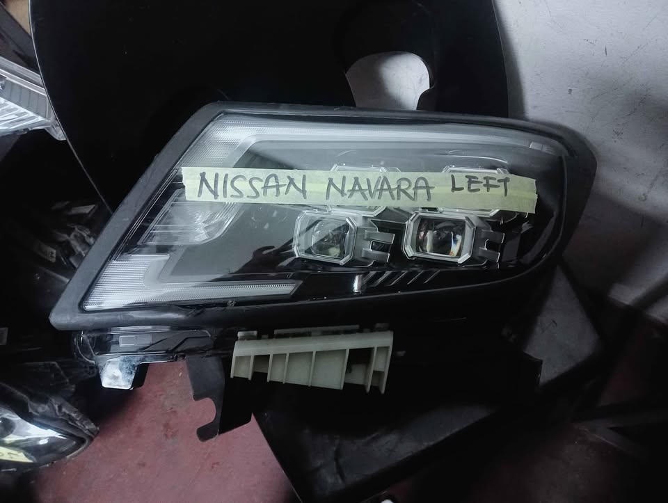 2022 NISSAN NAVARA LED HEADLIGHTS - Private Seller