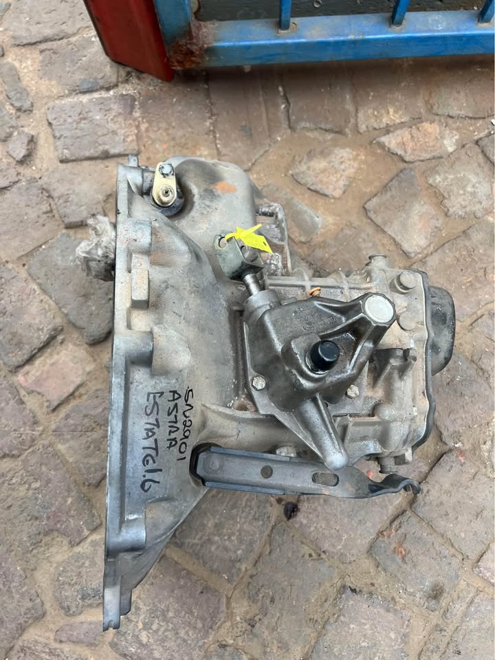 Opel astra cable clutch box available call or whatsapp  or - Private Seller