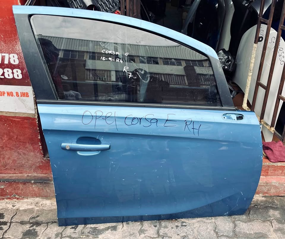 Opel CORSA E right door - Private Seller Opel CORSA E right door - Private Seller