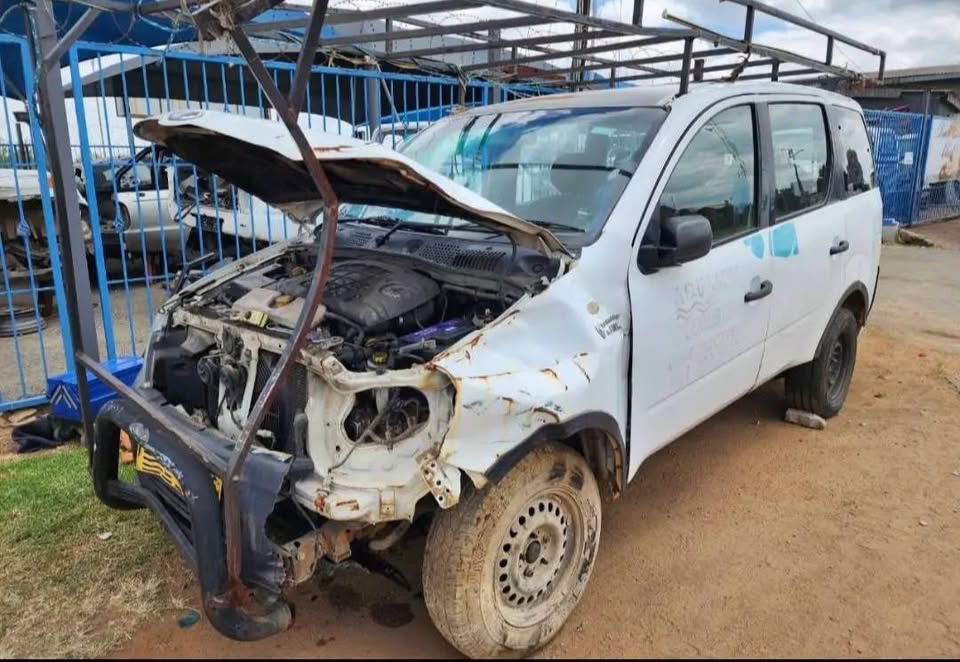 Mahindra Xylo 2.2 7Seater STRIPPING FOR SPARE/PARTS - Private Seller Mahindra Xylo 2.2 7Seater STRIPPING FOR SPARE/PARTS - Private Seller