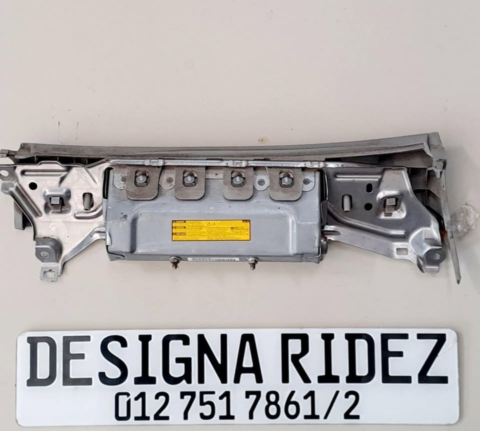 LEXUS GS300 2GS LEFT SIDE DASHBOARD KNEE AIRBAG AVAILABLE - Private Seller LEXUS GS300 2GS LEFT SIDE DASHBOARD KNEE AIRBAG AVAILABLE - Private Seller