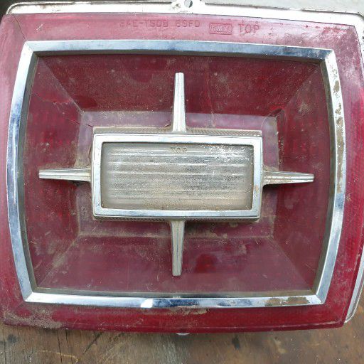 Galaxie 1966, tail light lens - Private Seller Galaxie 1966, tail light lens - Private Seller