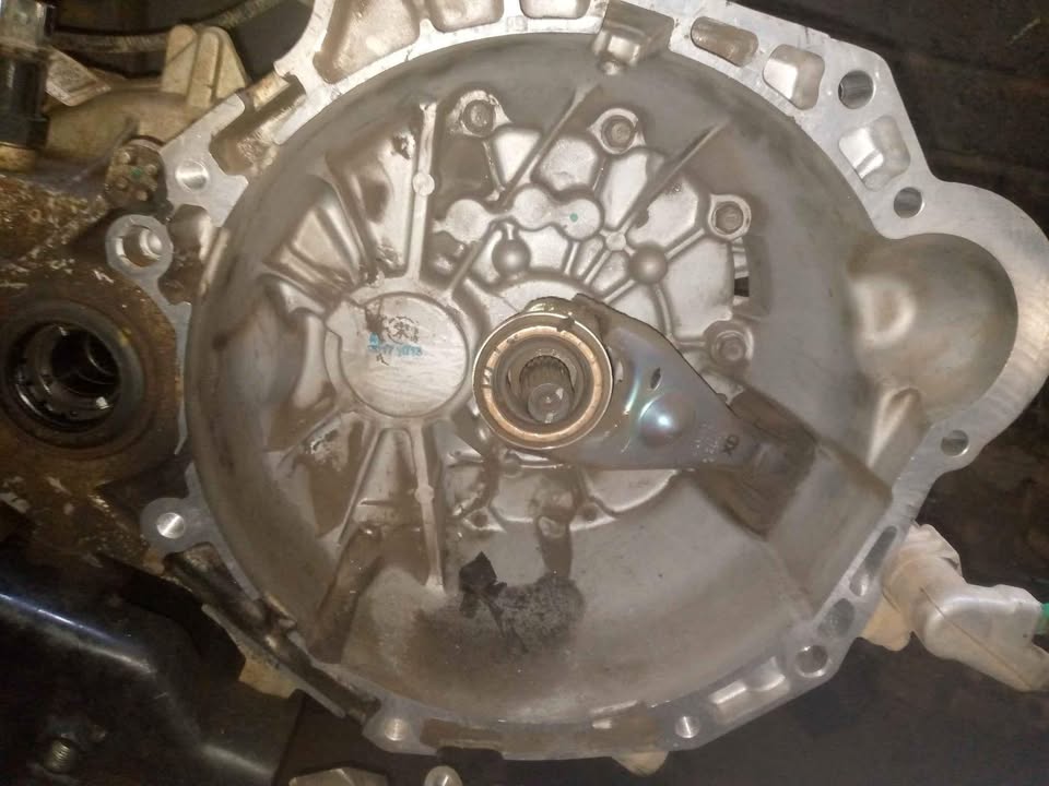Hyundai Creta maunal gear box - Private Seller Hyundai Creta maunal gear box - Private Seller