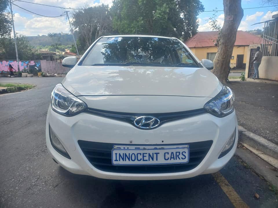 2012 HYUNDAI i20 1.4 PETROL, MANUAL, WHITE COLOR, MILEAGE 77000KMS