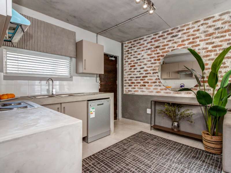 Modern 1 Bedroom Flat in Northgate, Montrose Avenue