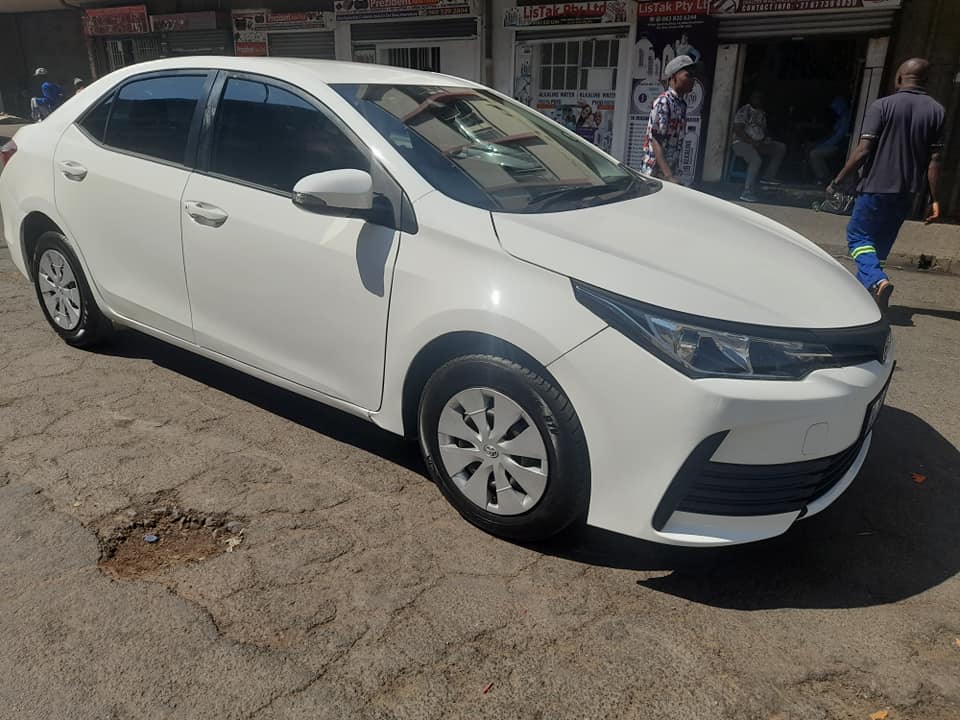 2020 TOYOTA COROLLA PRESTIGE 1.6 MANUAL LEATHER SEATS EXCELLENT CONDITION CONTACT LEON ON