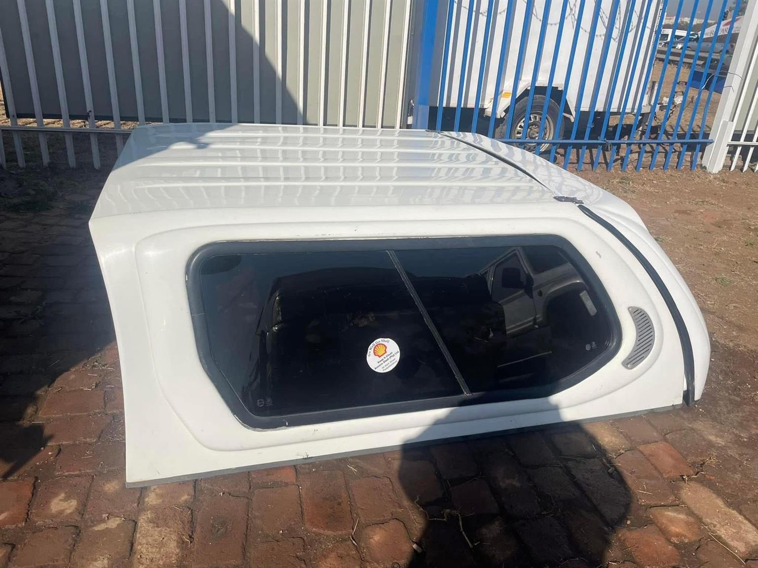 Toyota Hilux D4D Canopy DC - Private Seller